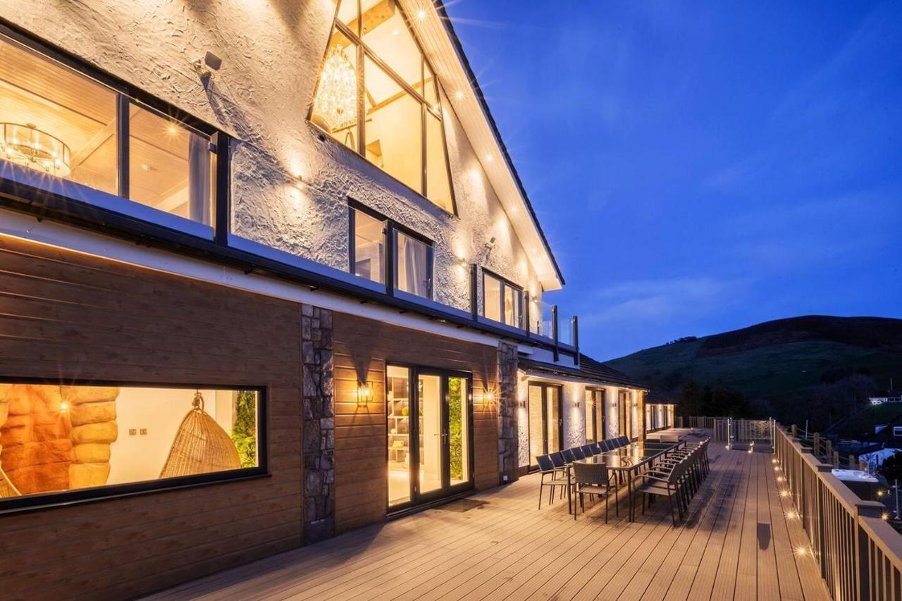 Clwyd Gate Manor Pool Sauna Hottub Cave Wales Рутин Екстериор снимка
