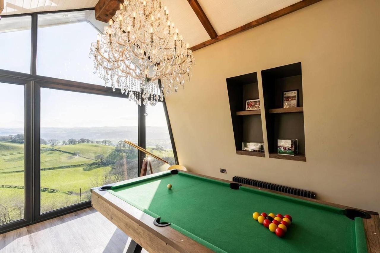 Clwyd Gate Manor Pool Sauna Hottub Cave Wales Рутин Екстериор снимка
