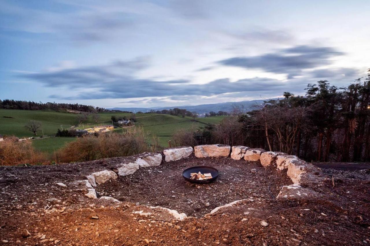 Clwyd Gate Manor Pool Sauna Hottub Cave Wales Рутин Екстериор снимка